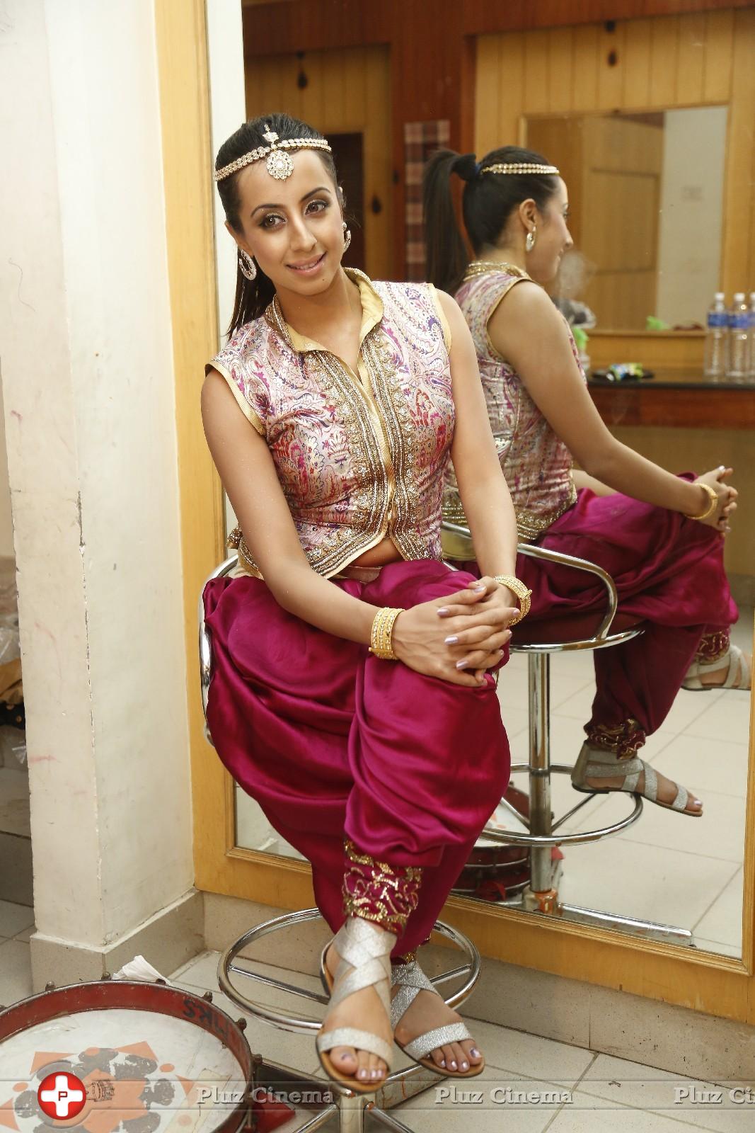 Sanjana Galrani Hot at TSR TV9 National Film Awards Backstage Photos | Picture 1068396