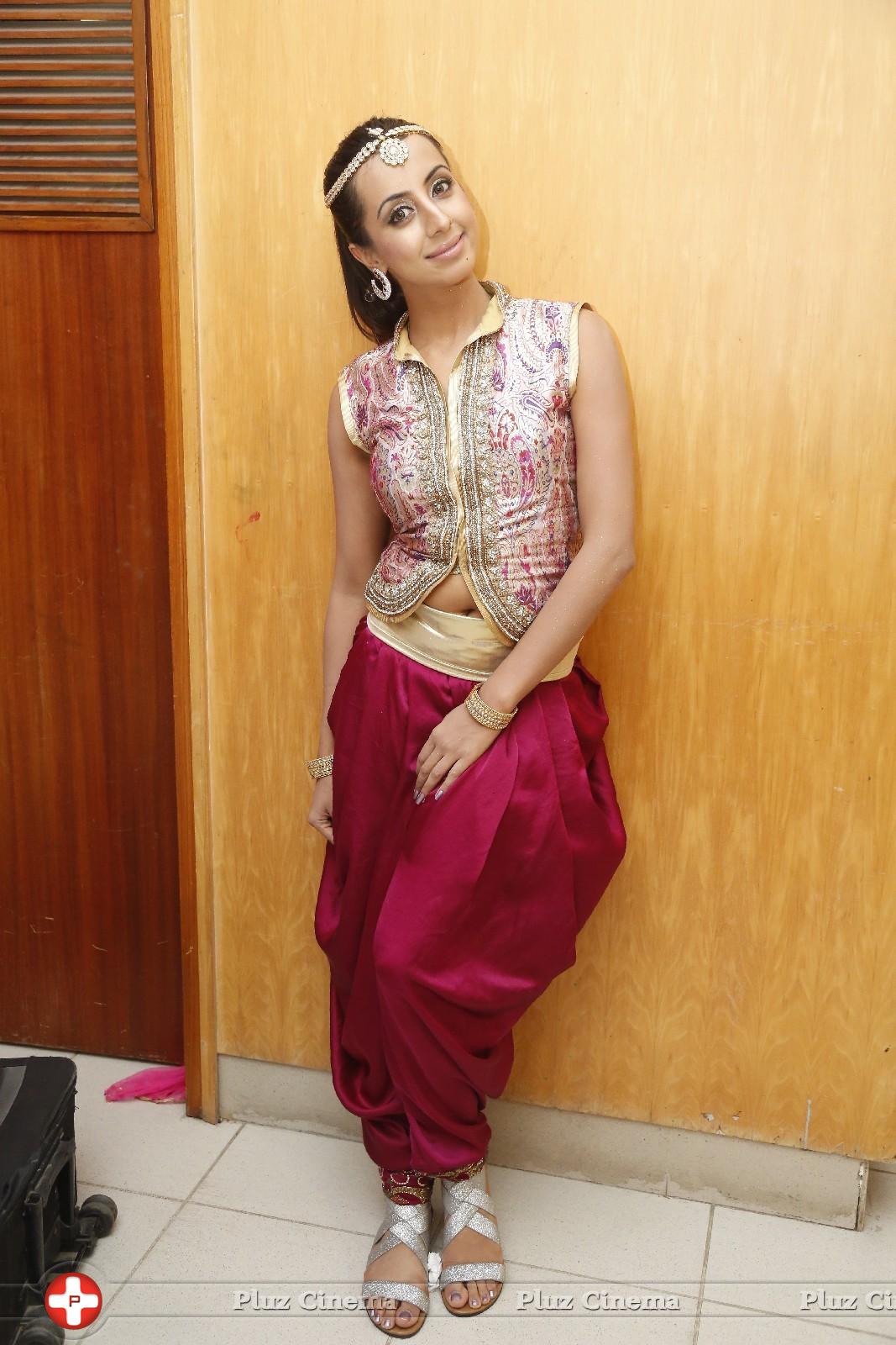 Sanjana Galrani Hot at TSR TV9 National Film Awards Backstage Photos | Picture 1068460