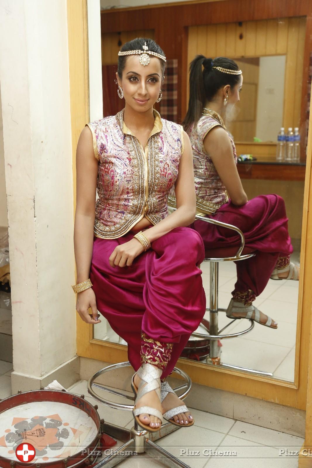 Sanjana Galrani Hot at TSR TV9 National Film Awards Backstage Photos | Picture 1068500