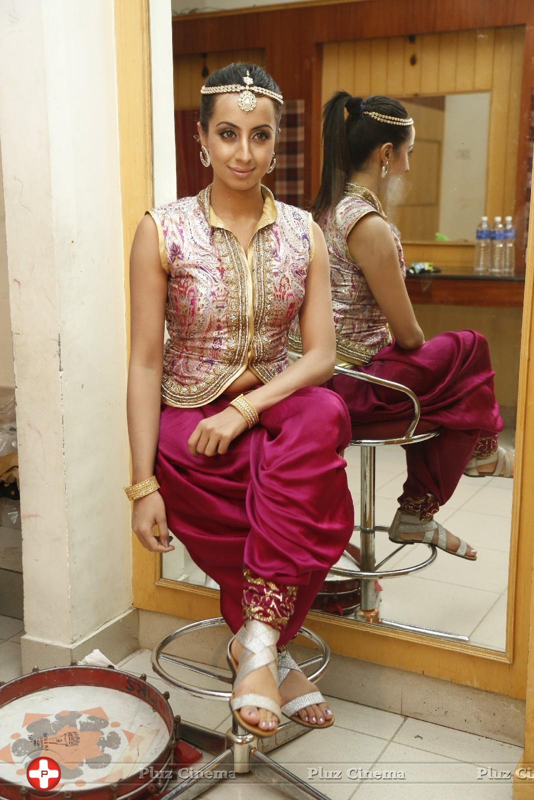 Sanjana Galrani Hot at TSR TV9 National Film Awards Backstage Photos | Picture 1068501