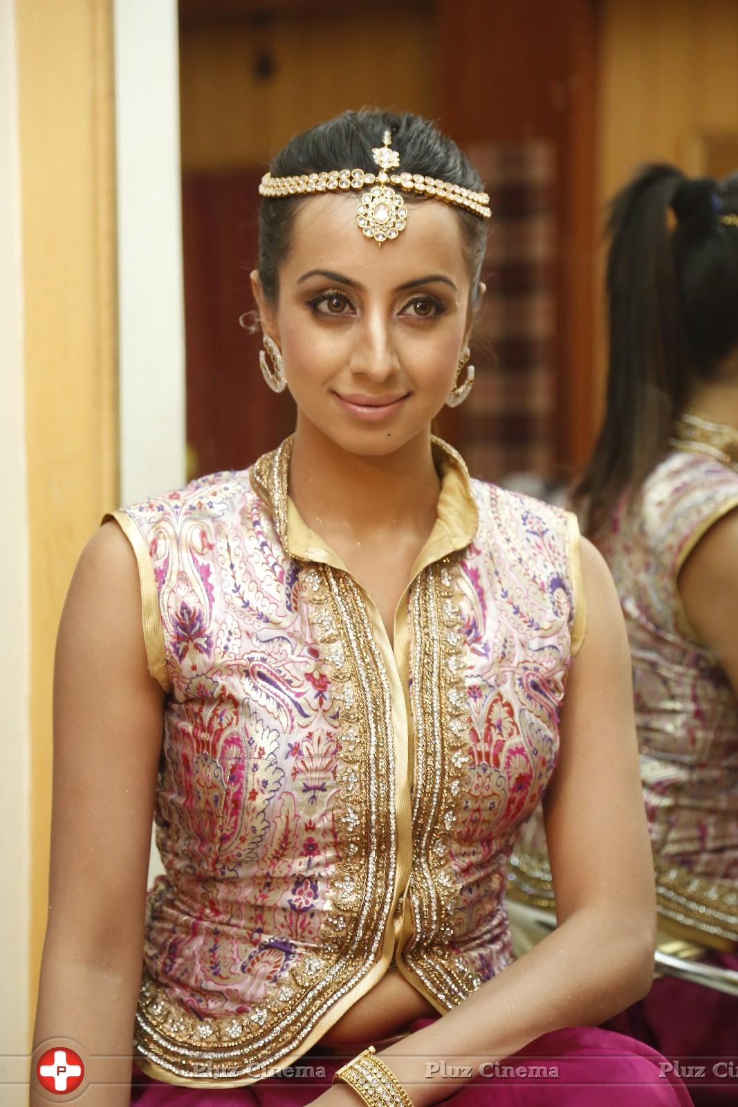 Sanjana Galrani Hot at TSR TV9 National Film Awards Backstage Photos | Picture 1068506