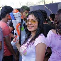 Actress Komal Jha celebrates Holi in Mumbai Photos | Picture 983572