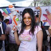 Actress Komal Jha celebrates Holi in Mumbai Photos | Picture 983577