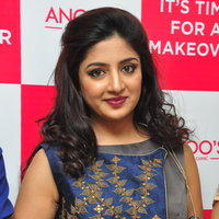 Poonam Kaur - Actress Poonam Kaur Launches Anoos Franchise Salon and Clinic at Vanasthalipuram Photos | Picture 1432345