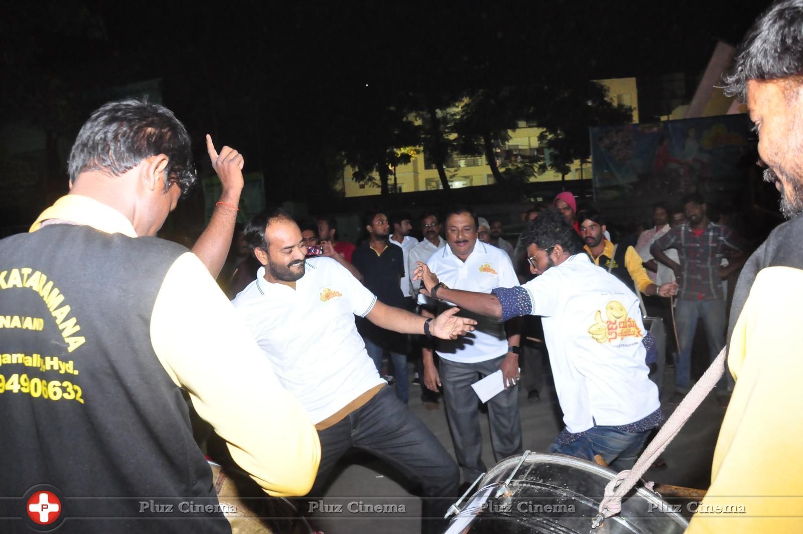 Jayammu Nischayammu Raa Theater Coverage Photos | Picture 1438497