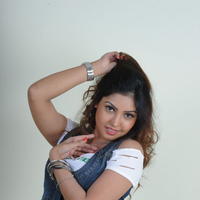 Komal Jha Latest Images | Picture 660195
