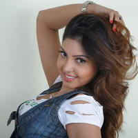 Komal Jha Latest Images | Picture 660200