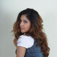 Komal Jha Latest Images | Picture 660202