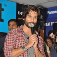 Shahid Kapoor - Yes Mart Opening in Madhapur Pictures | Picture 660407