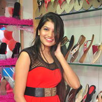 Isha Agarwal - Isha Agarwal Launches Moches 5 foot Fashion Store Pictures | Picture 664888