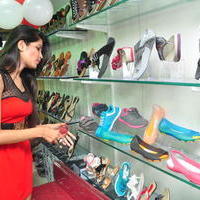 Isha Agarwal - Isha Agarwal Launches Moches 5 foot Fashion Store Pictures | Picture 664903