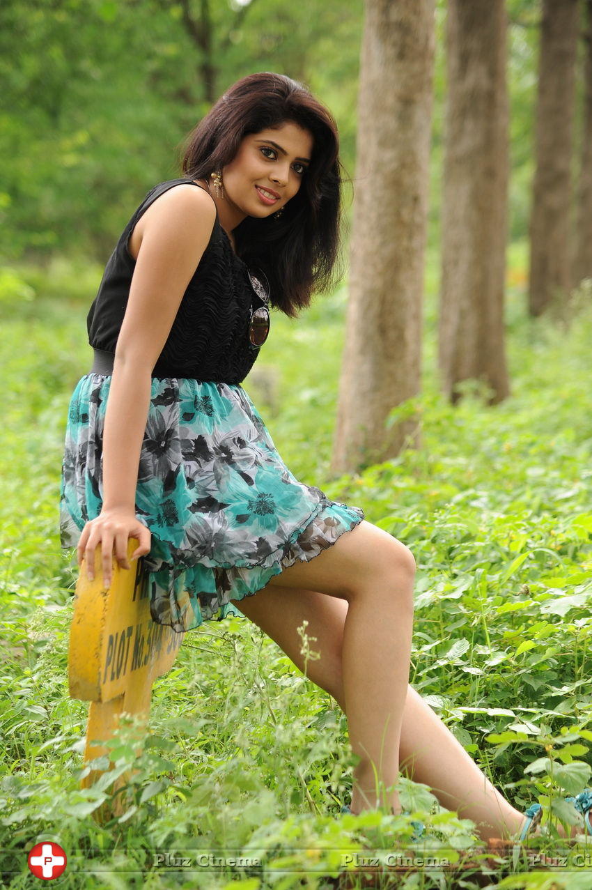Shravya (Actress) - Sravya Latest Stills in Love You Bangaram Movie | Picture 664276