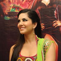 Sunny Leone Hot Photos at Jackpot Team Visits Kanishk Store | Picture 666949