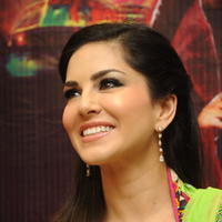 Sunny Leone Hot Photos at Jackpot Team Visits Kanishk Store | Picture 666955