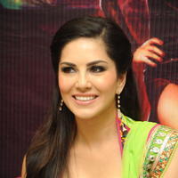 Sunny Leone Hot Photos at Jackpot Team Visits Kanishk Store | Picture 666883