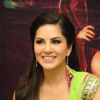 Sunny Leone Hot Photos at Jackpot Team Visits Kanishk Store | Picture 666884