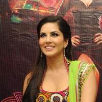 Sunny Leone Hot Photos at Jackpot Team Visits Kanishk Store | Picture 666897