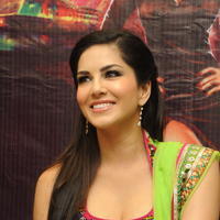 Sunny Leone Hot Photos at Jackpot Team Visits Kanishk Store | Picture 666900
