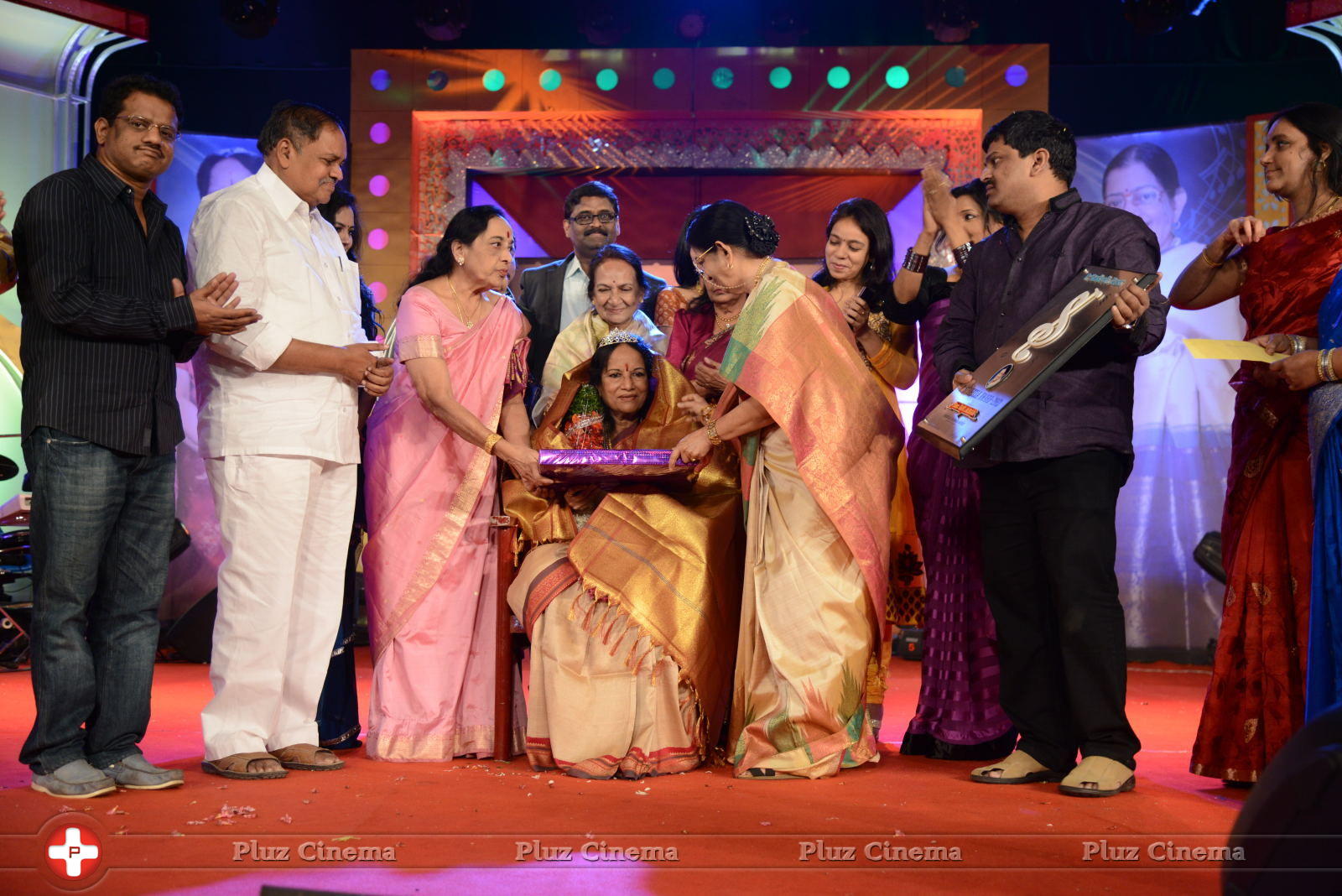 Vani Jayaram receives P. Susheela award 2013 Stills | Picture 667924