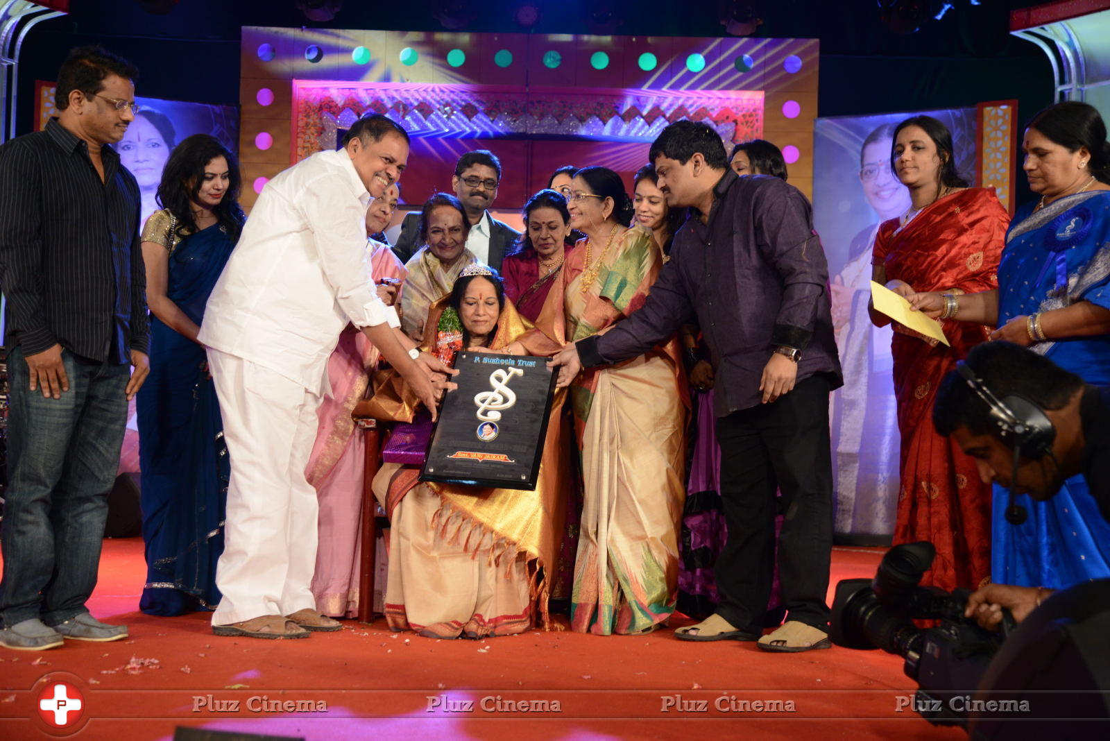 Vani Jayaram receives P. Susheela award 2013 Stills | Picture 667927