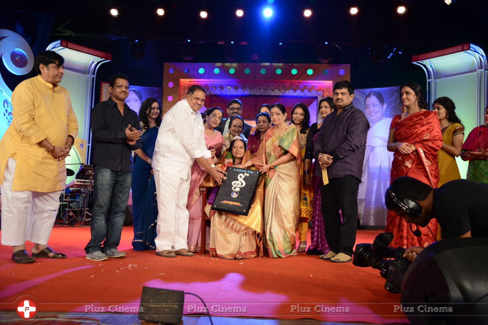 Vani Jayaram receives P. Susheela award 2013 Stills | Picture 667934