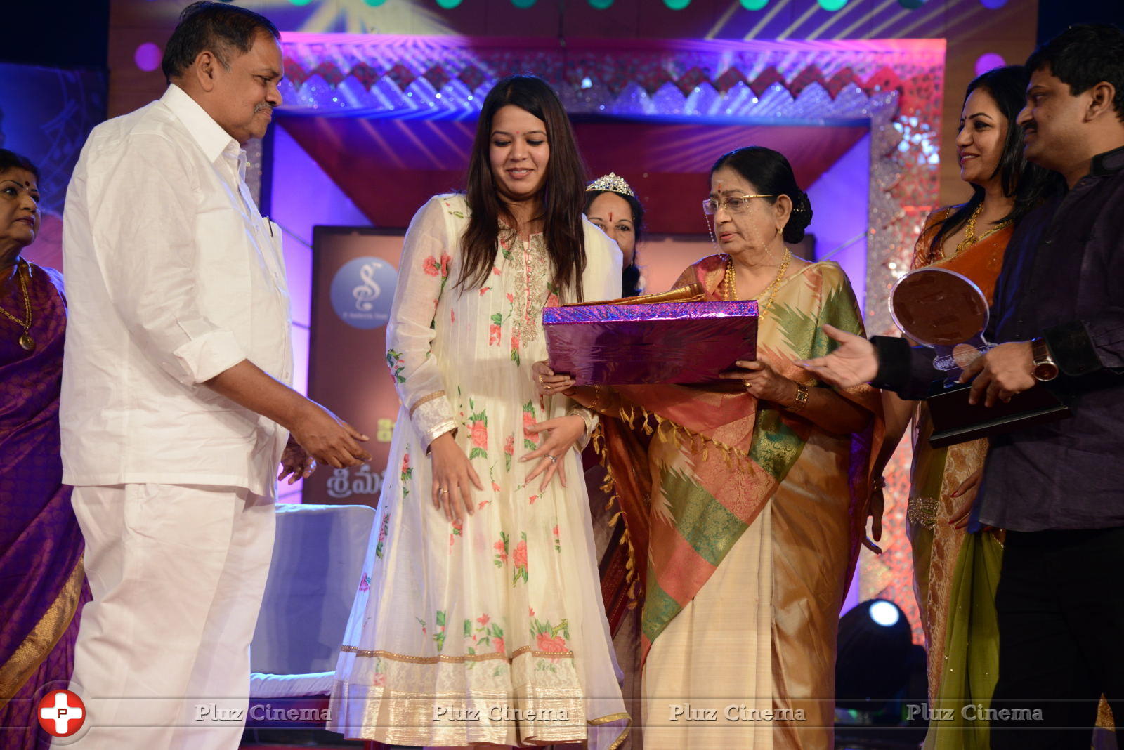 Vani Jayaram receives P. Susheela award 2013 Stills | Picture 668013