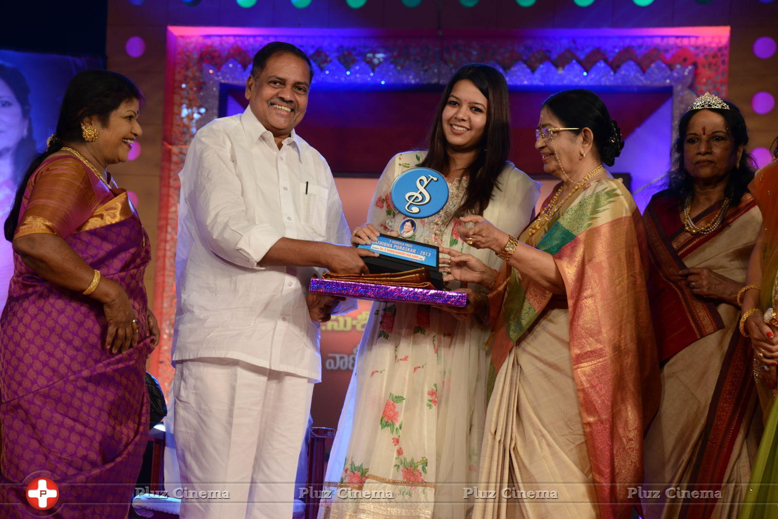 Vani Jayaram receives P. Susheela award 2013 Stills | Picture 668015