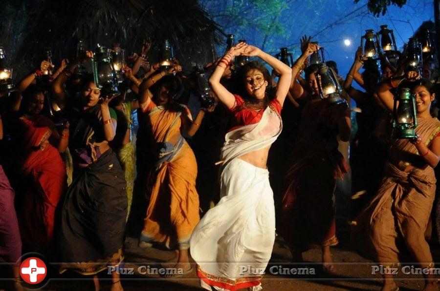 Nayantara Hot Saree Photos | Picture 689242
