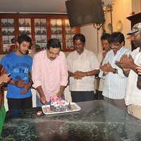 Kasi Viswanath celebrates birthday at Pyar mein Padipoya Movie shooting Stills | Picture 653417
