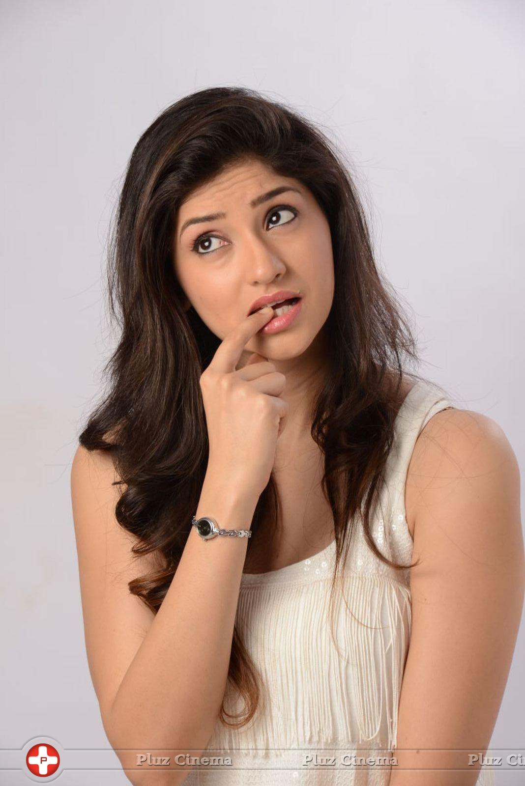 Tanvi Vyas Latest Photoshoot Stills | Picture 654117