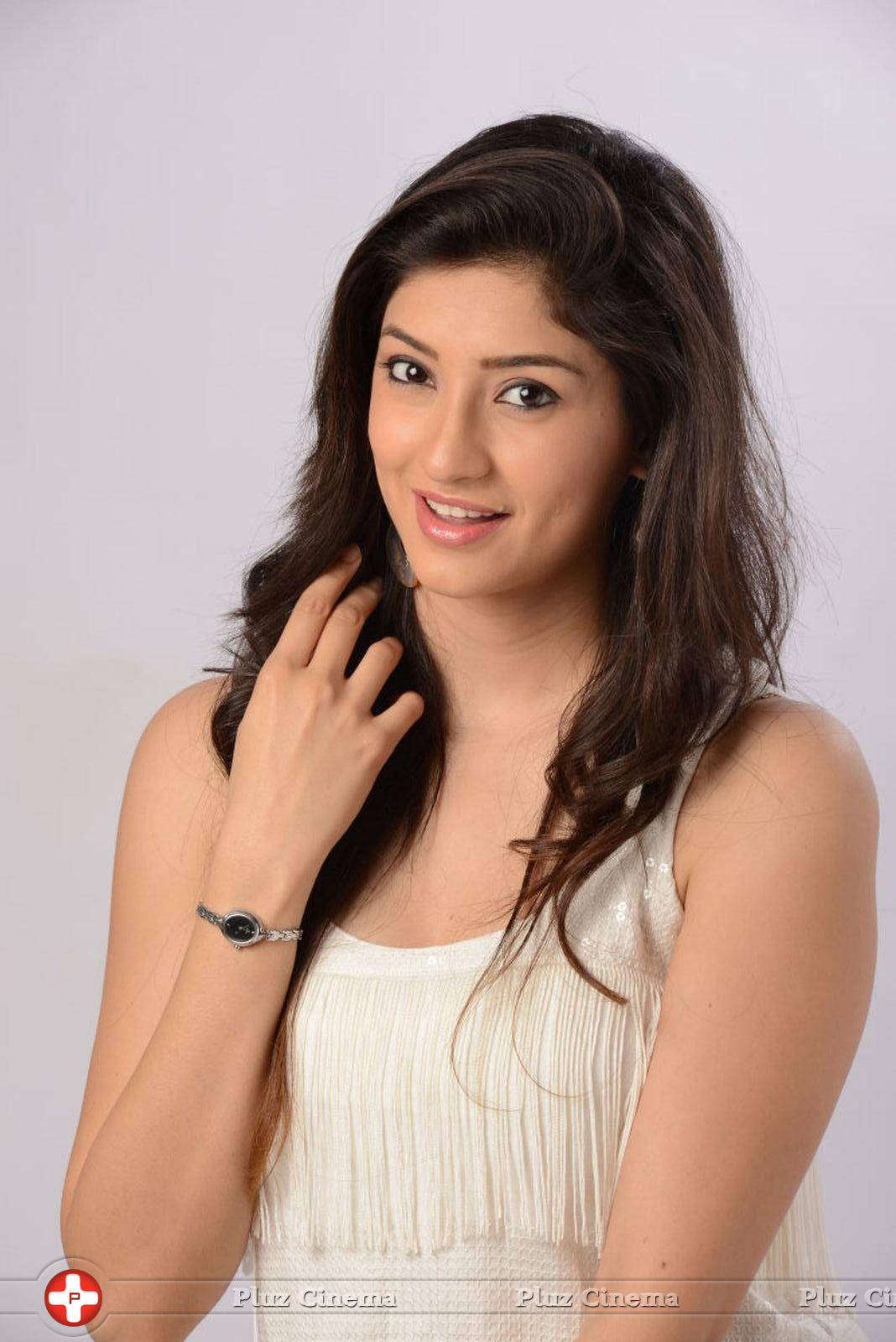 Tanvi Vyas Latest Photoshoot Stills | Picture 654123