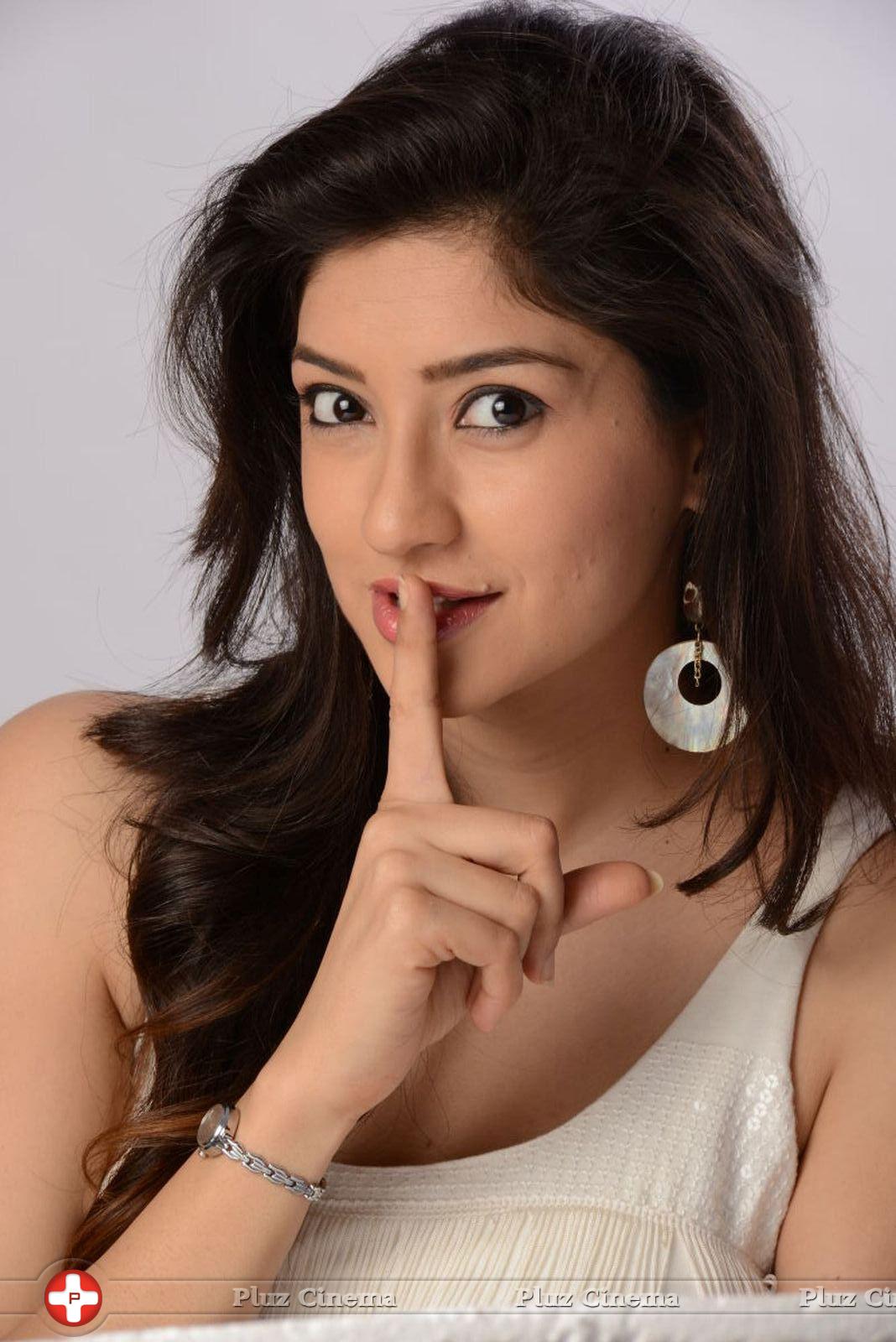 Tanvi Vyas Latest Photoshoot Stills | Picture 654132