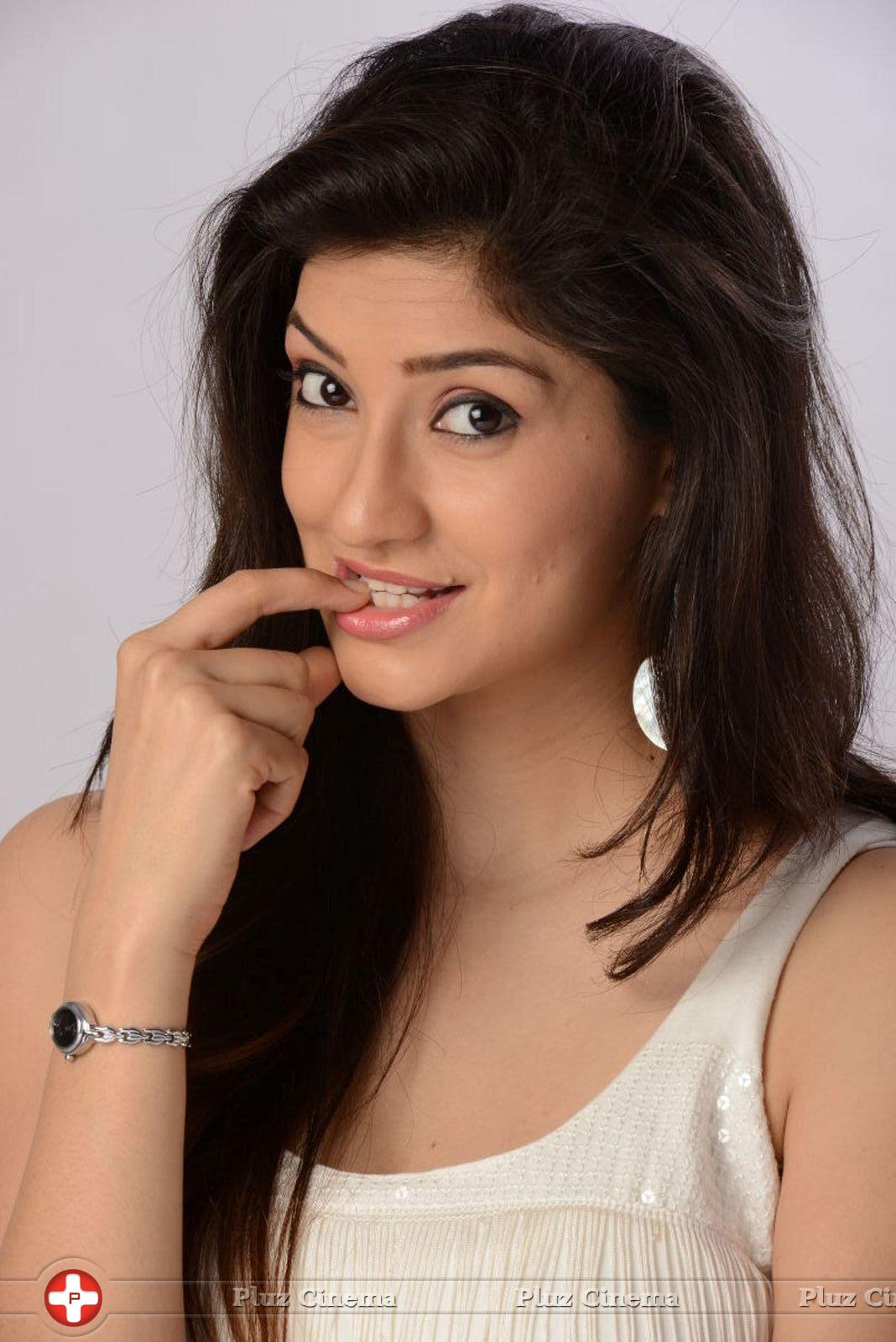 Tanvi Vyas Latest Photoshoot Stills | Picture 654139