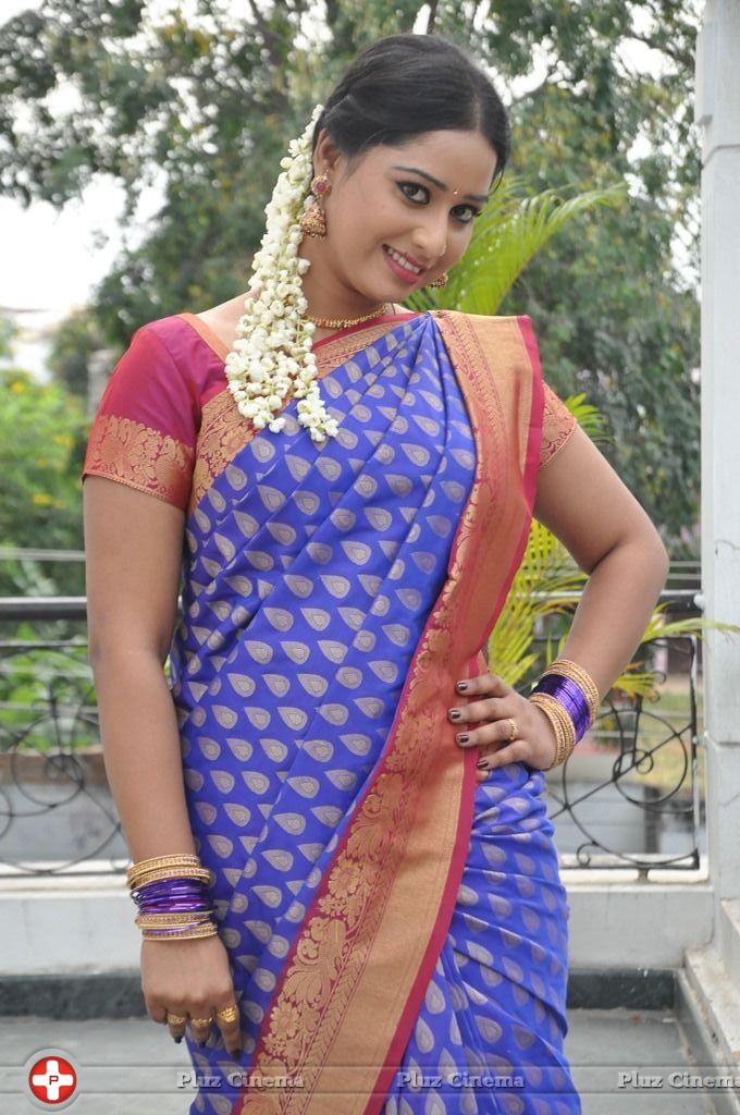 Picture 655381 | Telugu Actress Sneha Cute Saree Images
