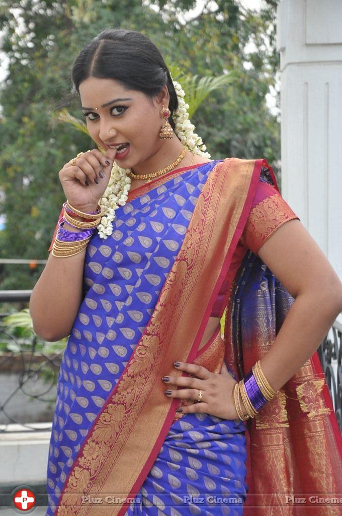 Picture 655382 | Telugu Actress Sneha Cute Saree Images