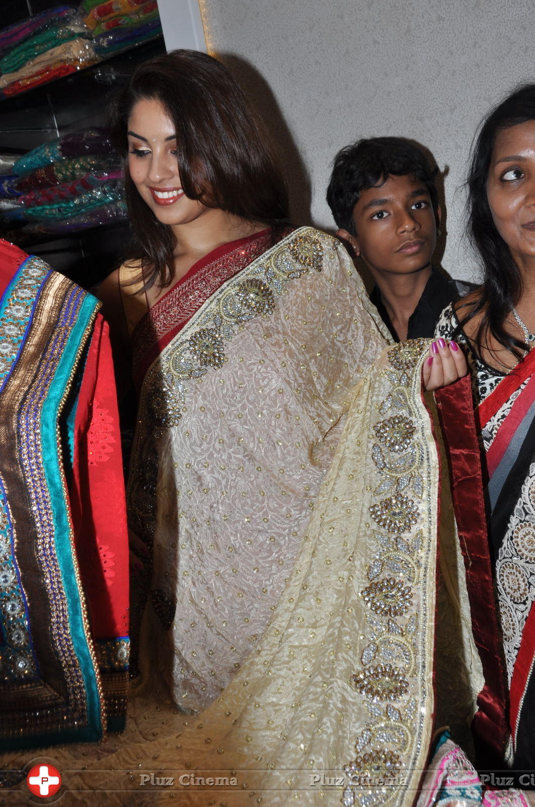 Richa Gangopadhyay Latest Saree Photos | Picture 597509