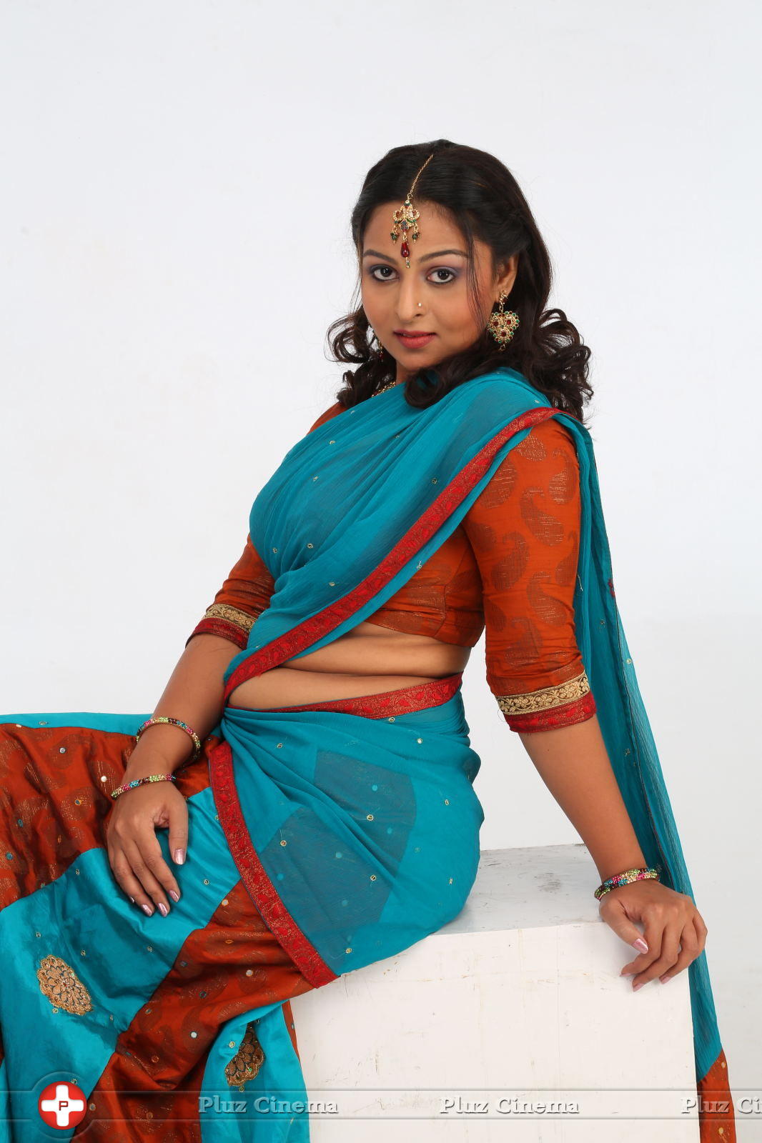 Samvrutha Sunil Hot Photoshoot Pictures | Picture 601257