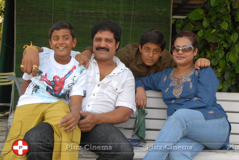 Srihari Family Stills | Picture 601081