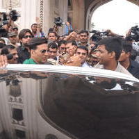 Bollywood Actor Akshay Kumar Visits Charminar Stills | Picture 601941