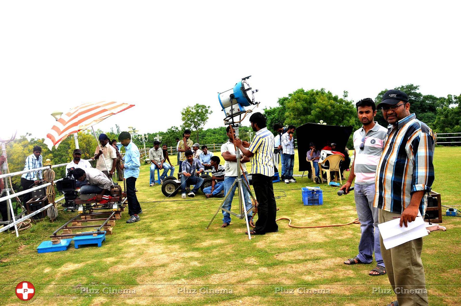 Dil Diwana Movie Working Stills | Picture 608061