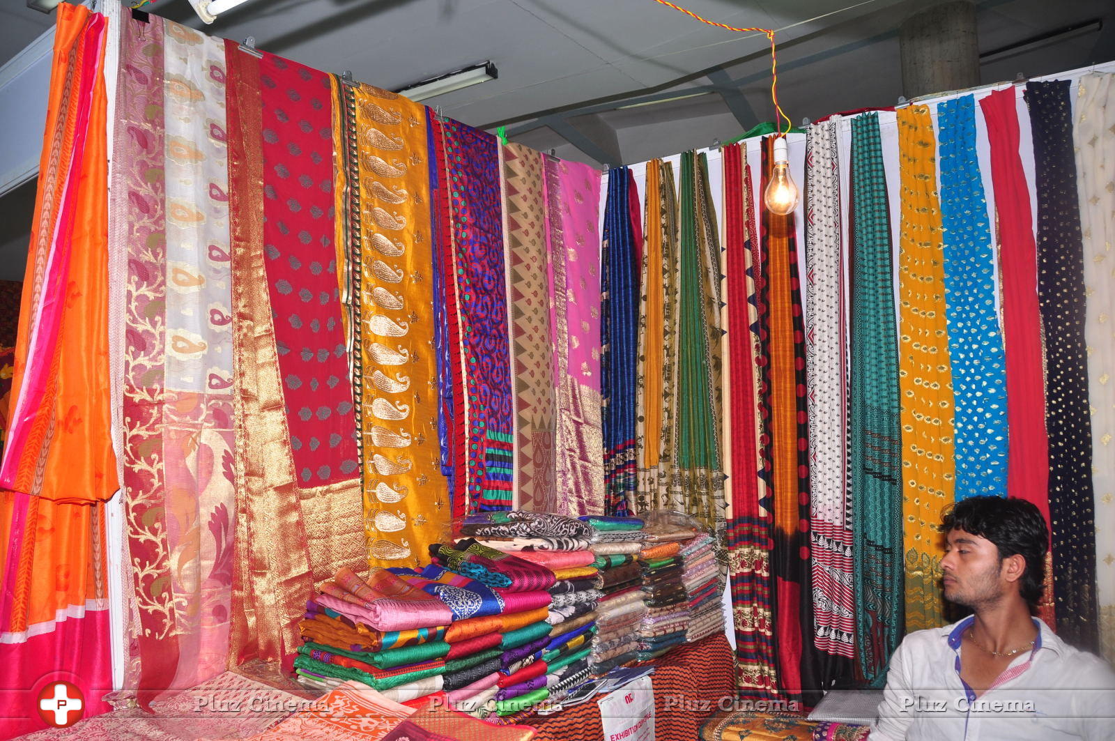 Mokshita launches Silk of India Exhibition Pictures | Picture 610695