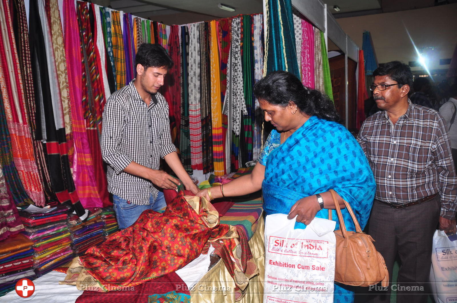 Mokshita launches Silk of India Exhibition Pictures | Picture 610701