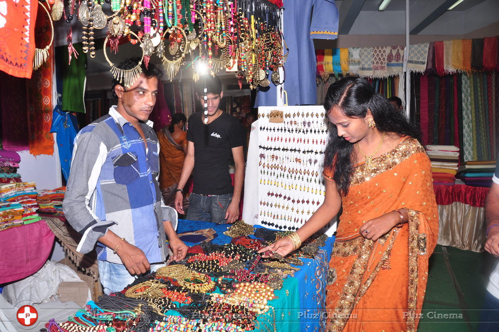 Mokshita launches Silk of India Exhibition Pictures | Picture 610709