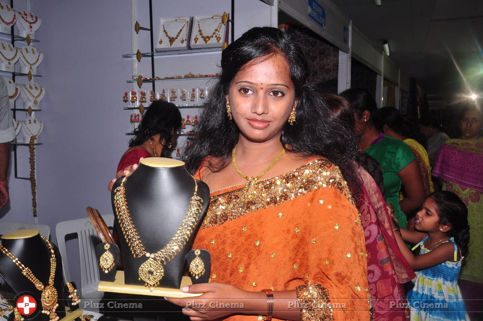 Mokshita - Mokshita launches Silk of India Exhibition Pictures | Picture 610721