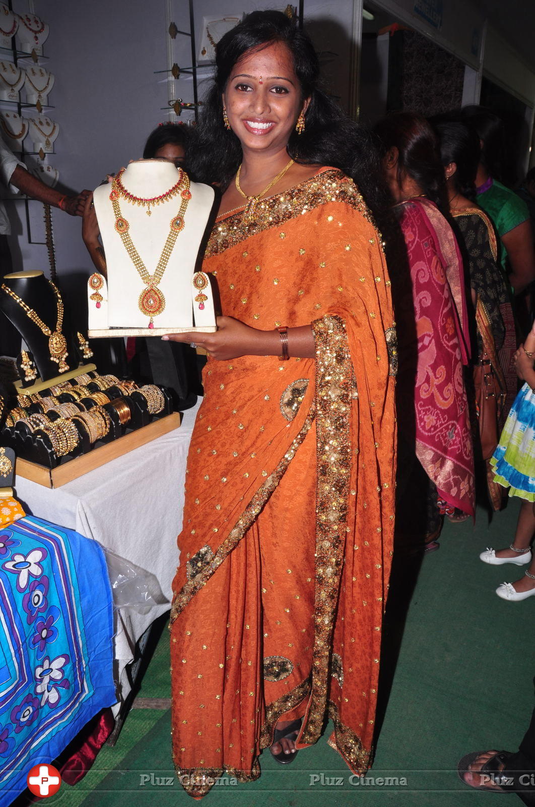 Mokshita - Mokshita launches Silk of India Exhibition Pictures | Picture 610722