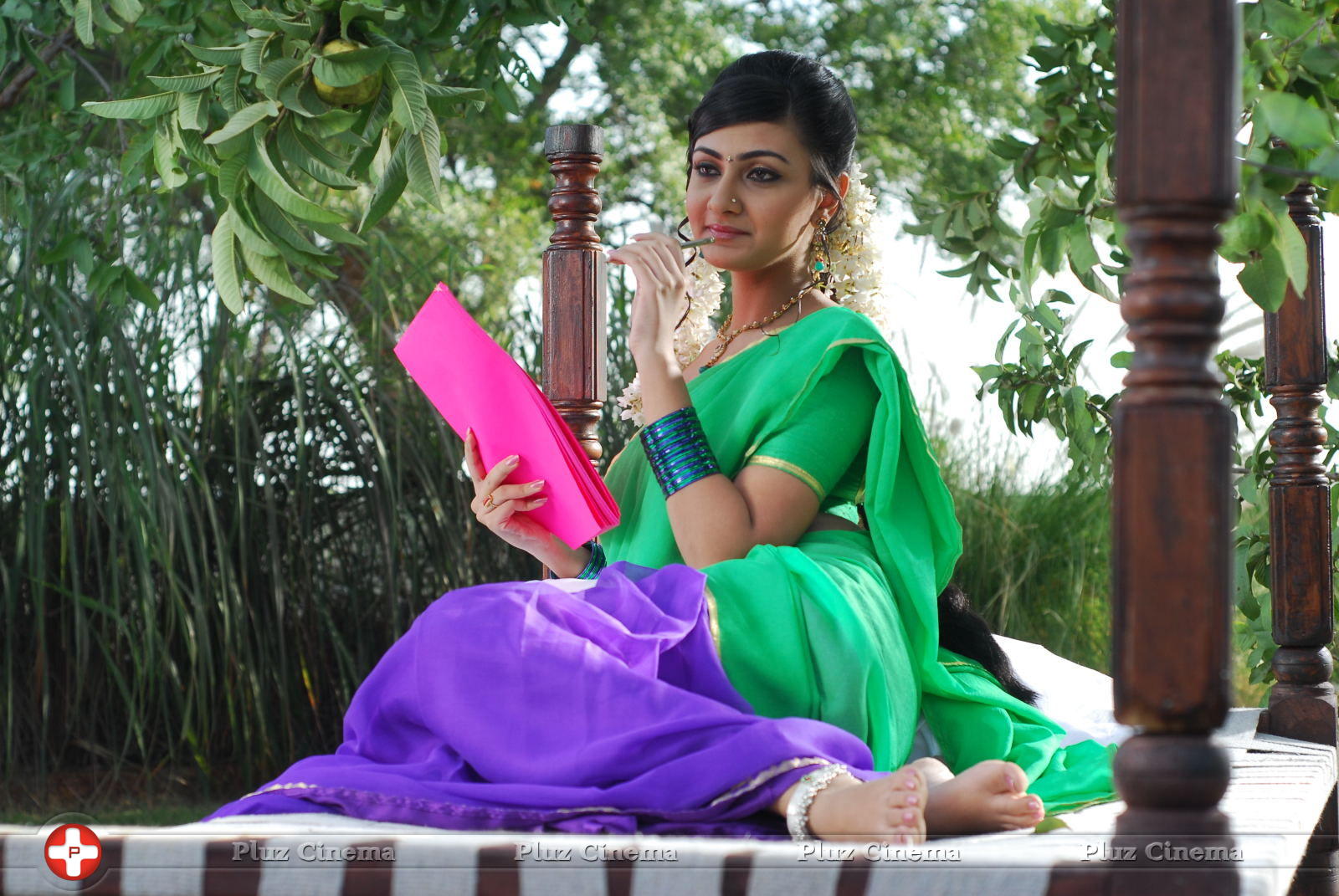 Neelam Upadhyay Hot Half Saree Images | Picture 611119