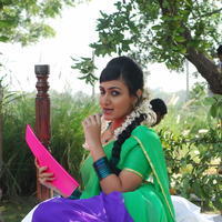 Neelam Upadhyay Hot Half Saree Images | Picture 611114