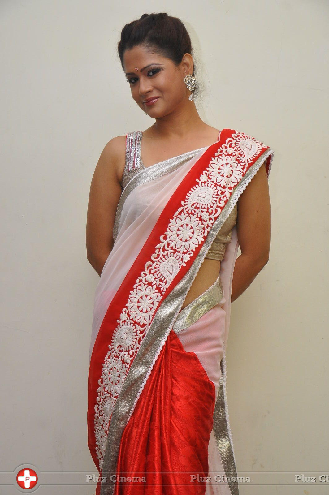 Silpa Chakravarthy Hot Saree Images at Palnadu Audio Release | Picture 610540