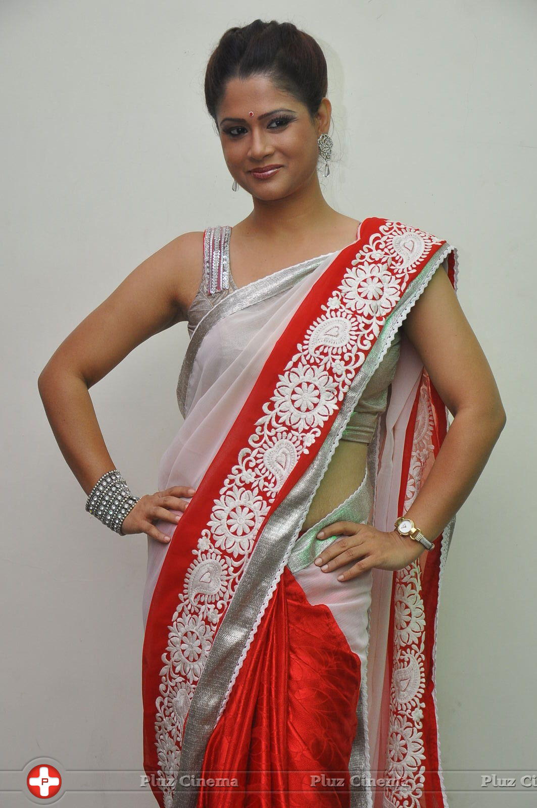 Silpa Chakravarthy Hot Saree Images at Palnadu Audio Release | Picture 610542