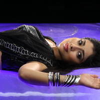 Shriya saran Hot Black Saree Images | Picture 616780